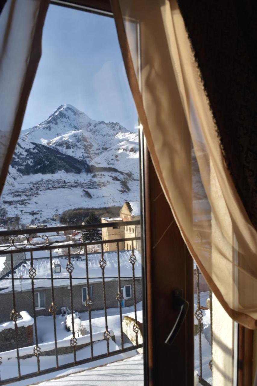 Hotel Iveria Kazbegi Exteriör bild