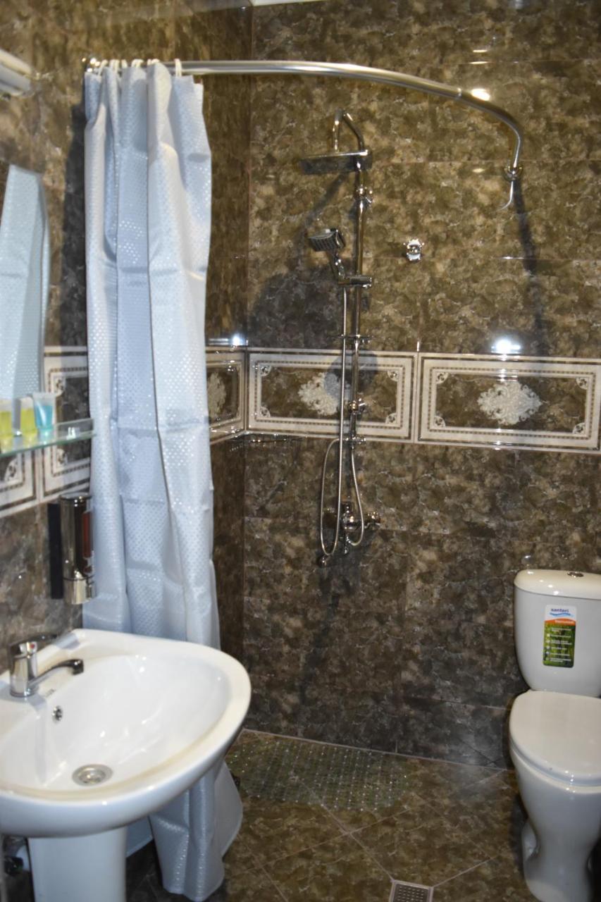 Hotel Iveria Kazbegi Exteriör bild