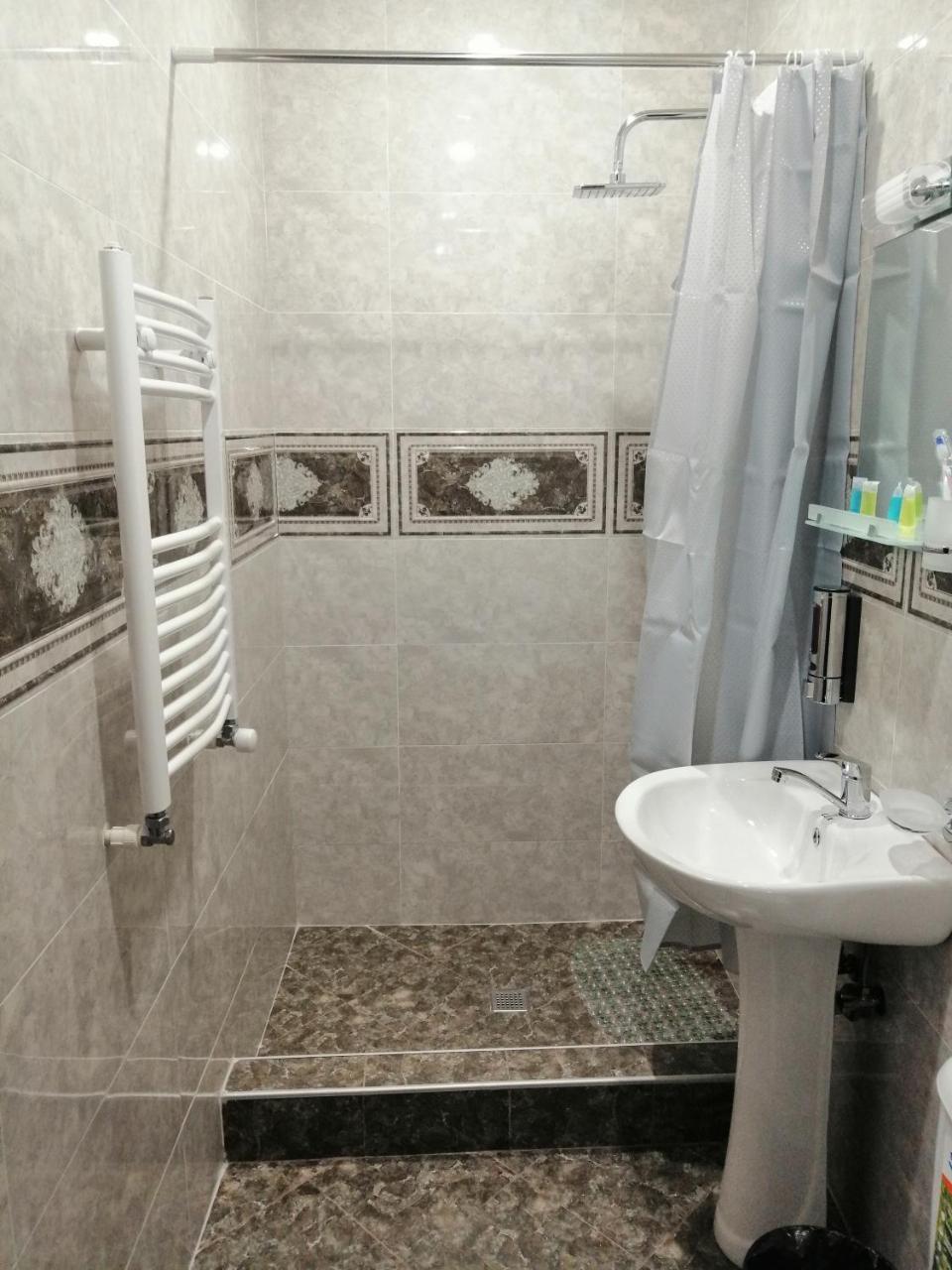 Hotel Iveria Kazbegi Exteriör bild